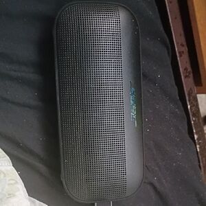 Bose Sleek Black Wireless Speaker